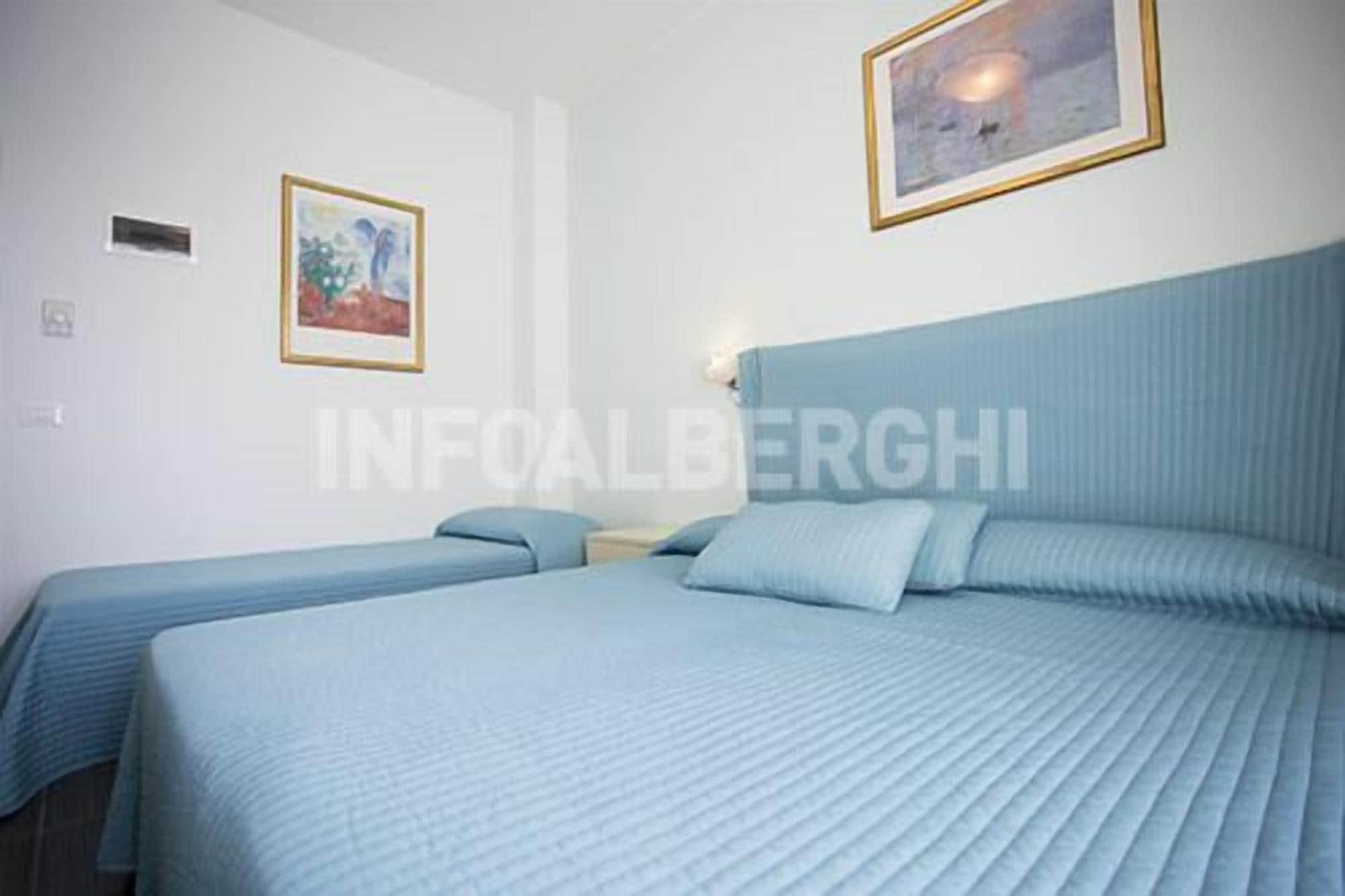 Hotel Spiaggia Marconi Римини Екстериор снимка
