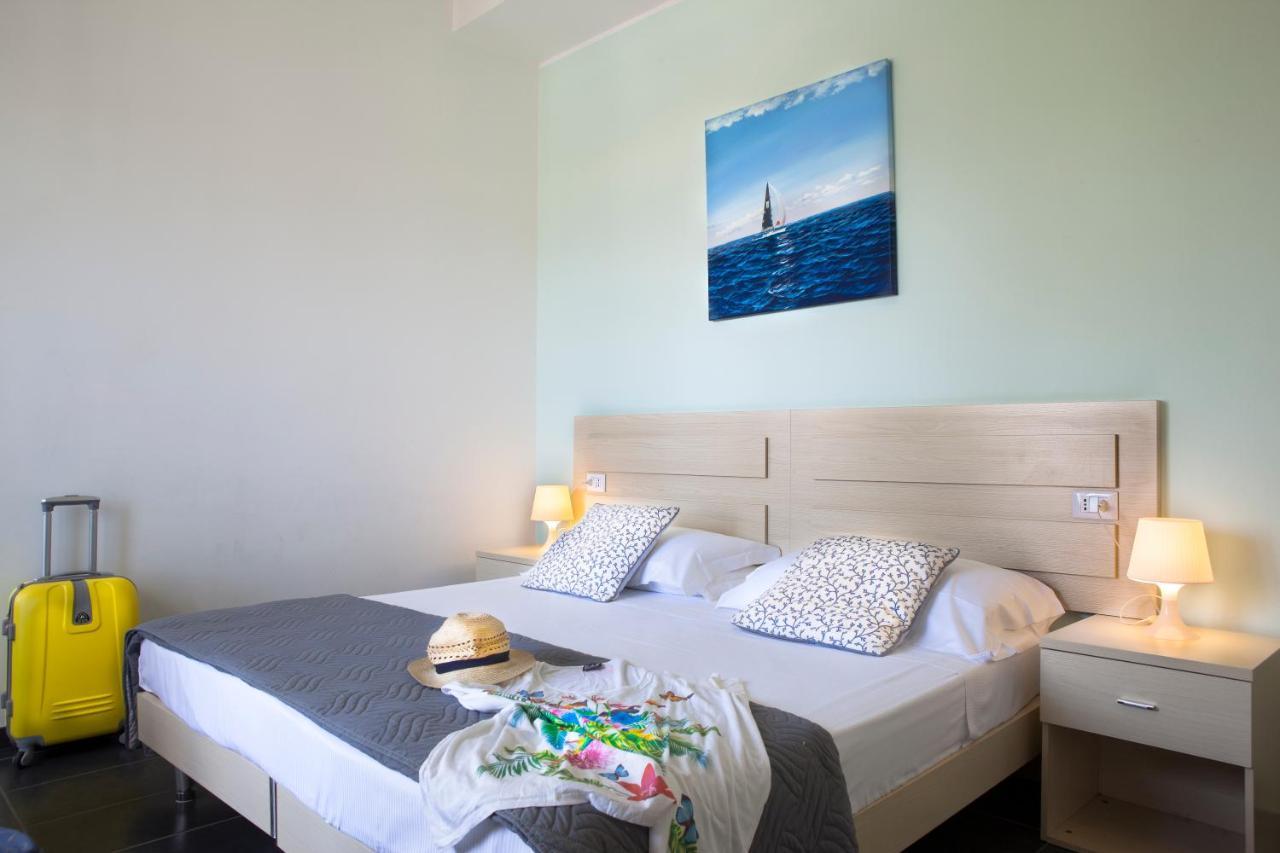 Hotel Spiaggia Marconi Римини Екстериор снимка