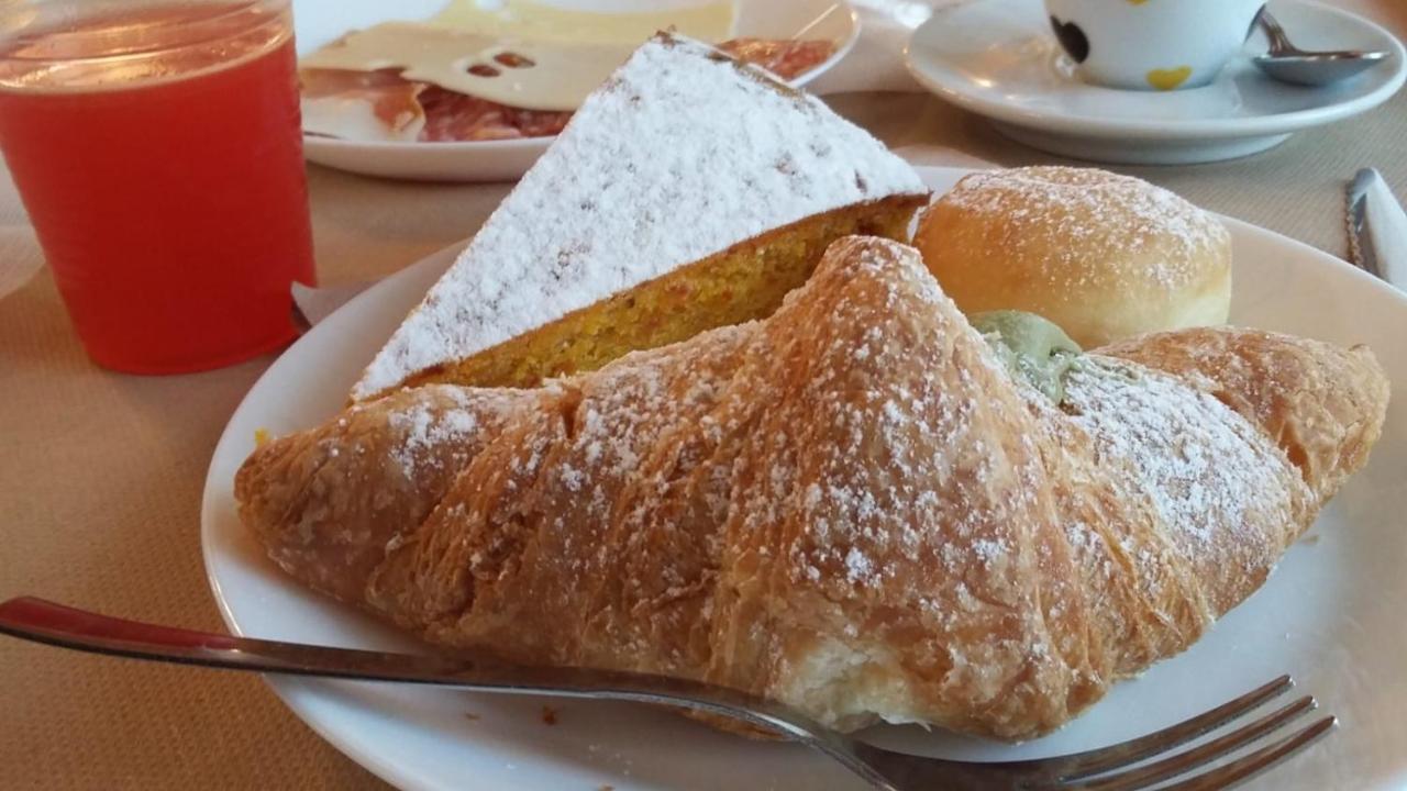 Hotel Spiaggia Marconi Римини Екстериор снимка