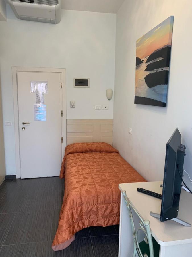 Hotel Spiaggia Marconi Римини Екстериор снимка