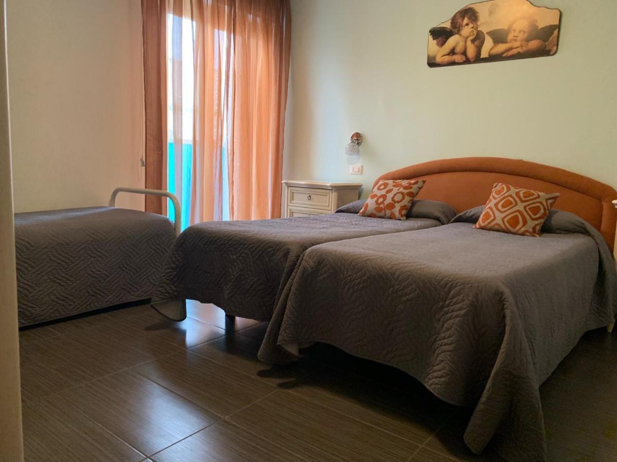 Hotel Spiaggia Marconi Римини Екстериор снимка