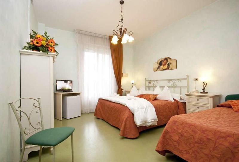 Hotel Spiaggia Marconi Римини Екстериор снимка