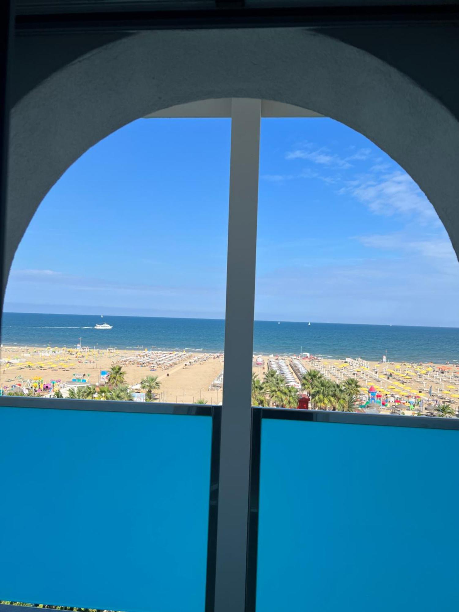 Hotel Spiaggia Marconi Римини Екстериор снимка