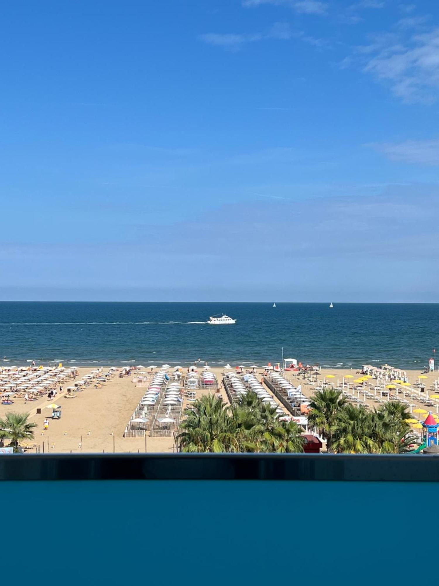 Hotel Spiaggia Marconi Римини Екстериор снимка